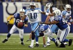 Vince Young stiff arm&nbsp;Titans