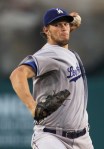 Clayton Kershaw throwing